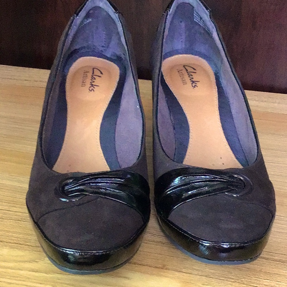 Clarks Brown Suede Pumps